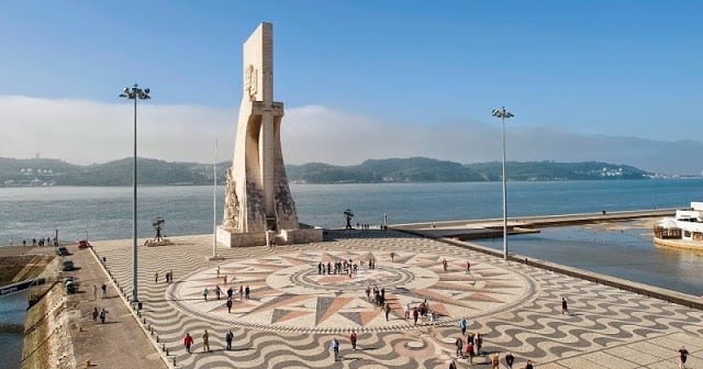 Padrão em Lisboa em um dia ensolarado