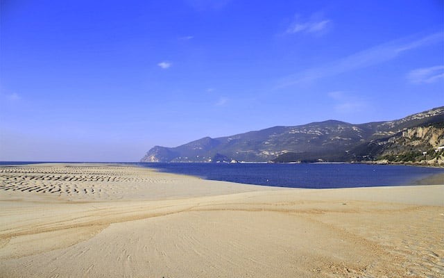 Praia da Figueirinha