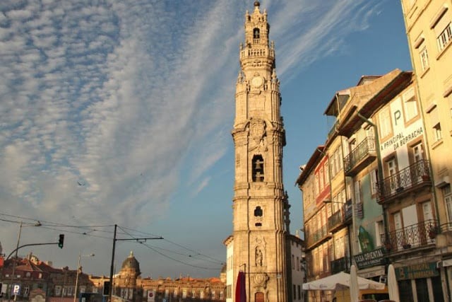 Subir à Torre dos Clérigos