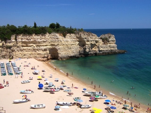 Praia de Armação da Pêra no Algarve