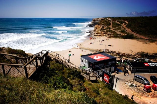 Praia da Ribeira d'Ilhas em Portugal