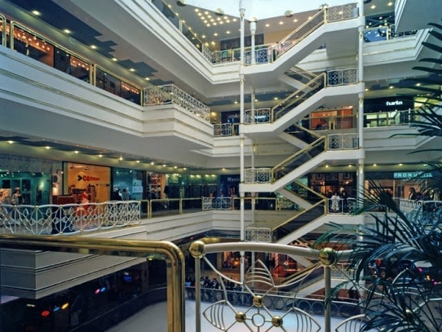 Interior do Shopping do Bom Sucesso no Porto