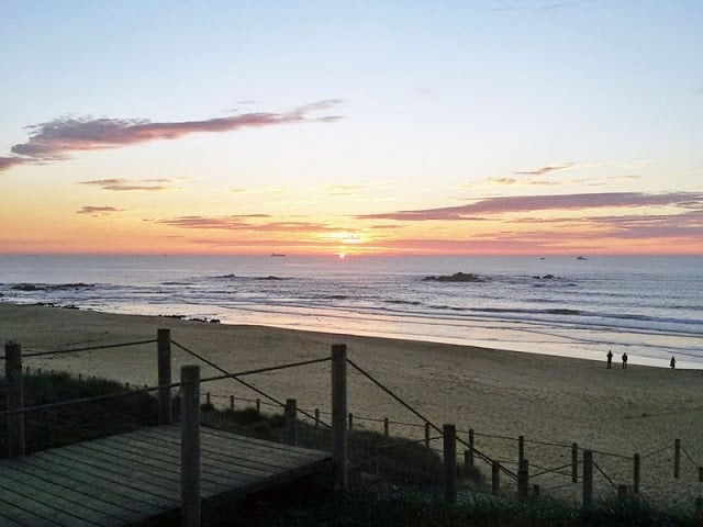 Praia do Aterro no Porto em Portugal