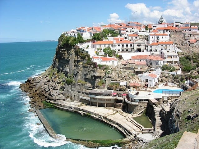 Praia de Azenhas do Mar em Sintra