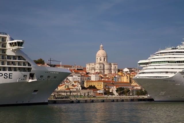 Cruzeiro turístico pelo Rio Tejo