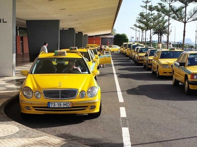 Táxi do aeroporto da Ilha da Madeira até o centro 