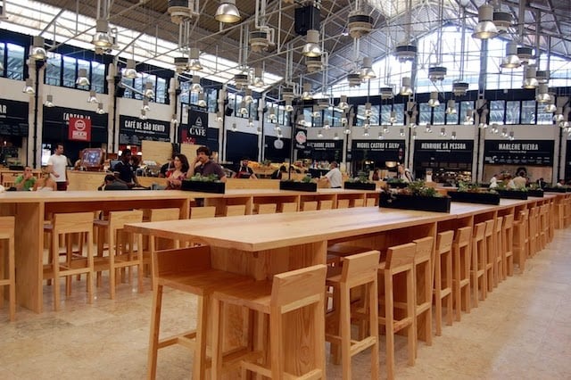 Mesas do Mercado da Ribeira em Lisboa