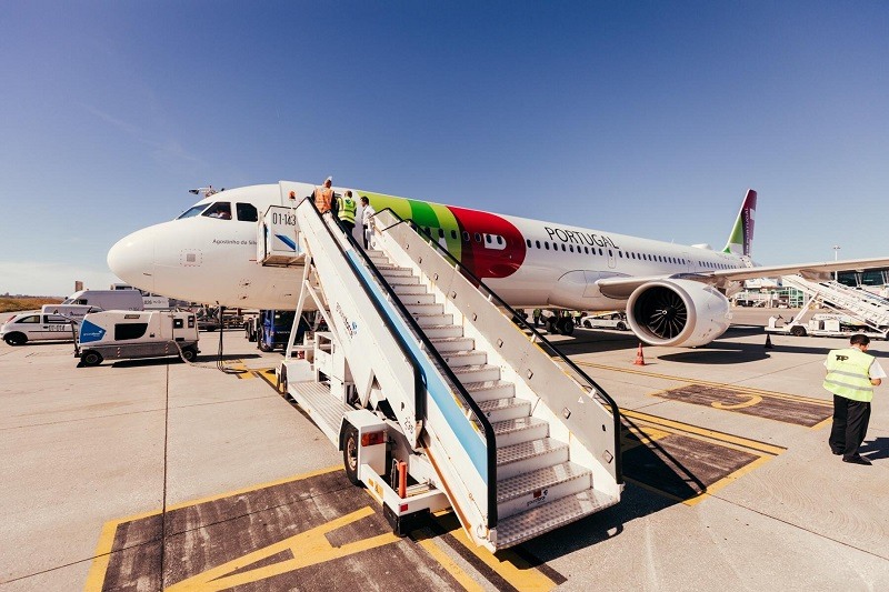 Avião da TAP pronto para embarque