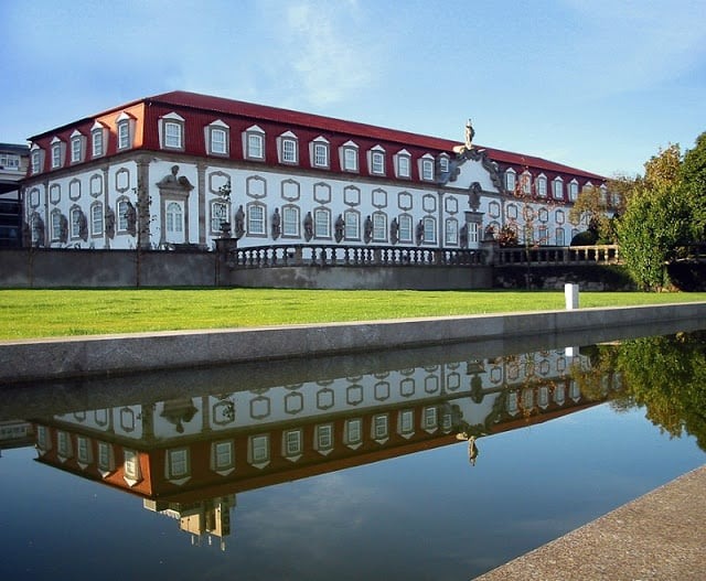 Passeio pelo Centro Cultural Vila Flor em Guimarães