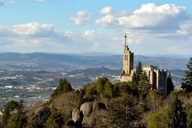 Passeio pelo Santuário da Penha em Guimarães