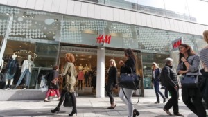 Compras na loja H&M em Lisboa