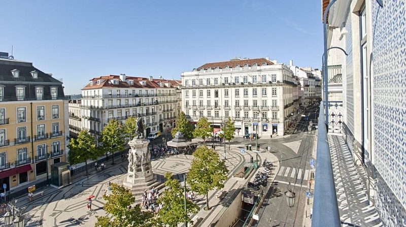 Fazer um passeio pelo Bairro Chiado de Lisboa