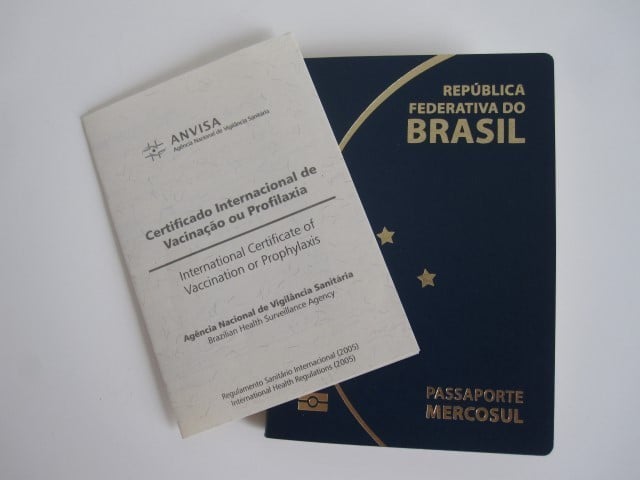 Carteira de vacinação e passaporte