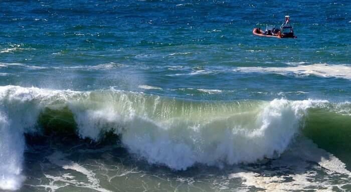 Ondas na Praia do Meco em Setúbal