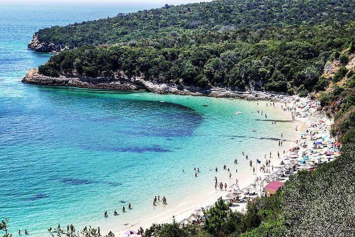 Praia de Galapinhos no verão