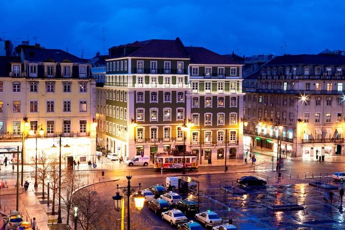 Praça da Figueira à noite