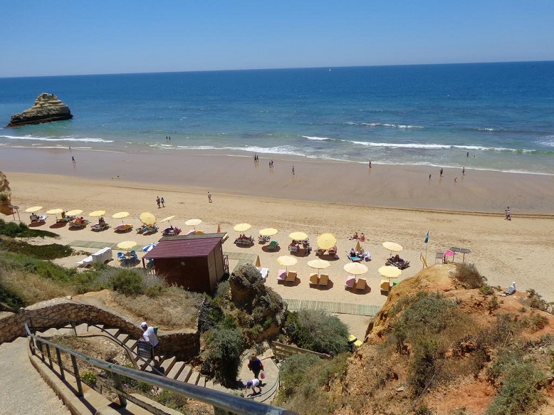 Escada de acesso a Praia dos Três Castelos