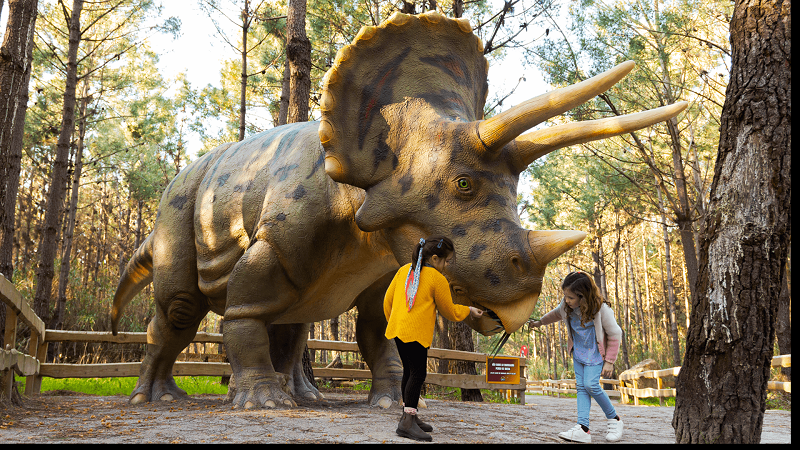 Dinossauro no Dino Parque em Portugal