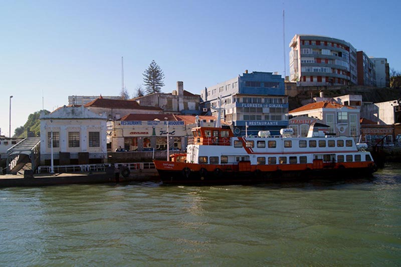 Ir de Barco/Ferry até Cacilha